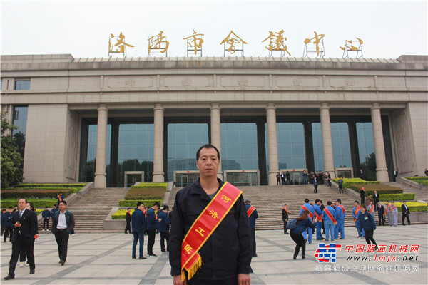 国机重工（洛阳）有限公司结构车间镗工技师王拥军：“一专多能”的大工匠