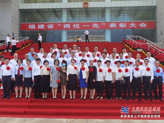 晋工机械党总支书记、总经理柯金鐤荣获福建省优秀共产党员