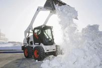 圣诞节快乐丨山猫除雪卫士 冬季安全出行保障