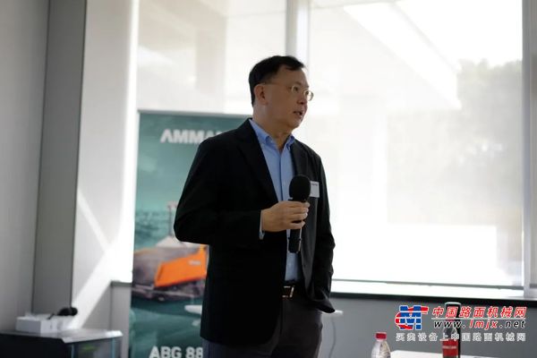 在2025路麵設備代理商大會上，安邁發布了重磅預告
