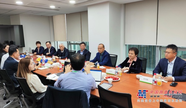 協會蘇子孟會長一行受邀走訪HD現代工程機械公司